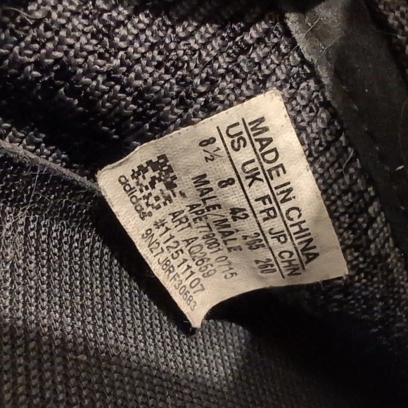 Men's Adidas Yeezy Boost 350 - Pirate Black. Sz 8.5 - Picture 3 of 4